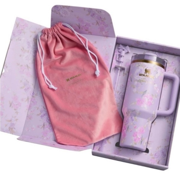 Stanley x LoveShackFancy Quencher 40 oz - Picture 2 of 5